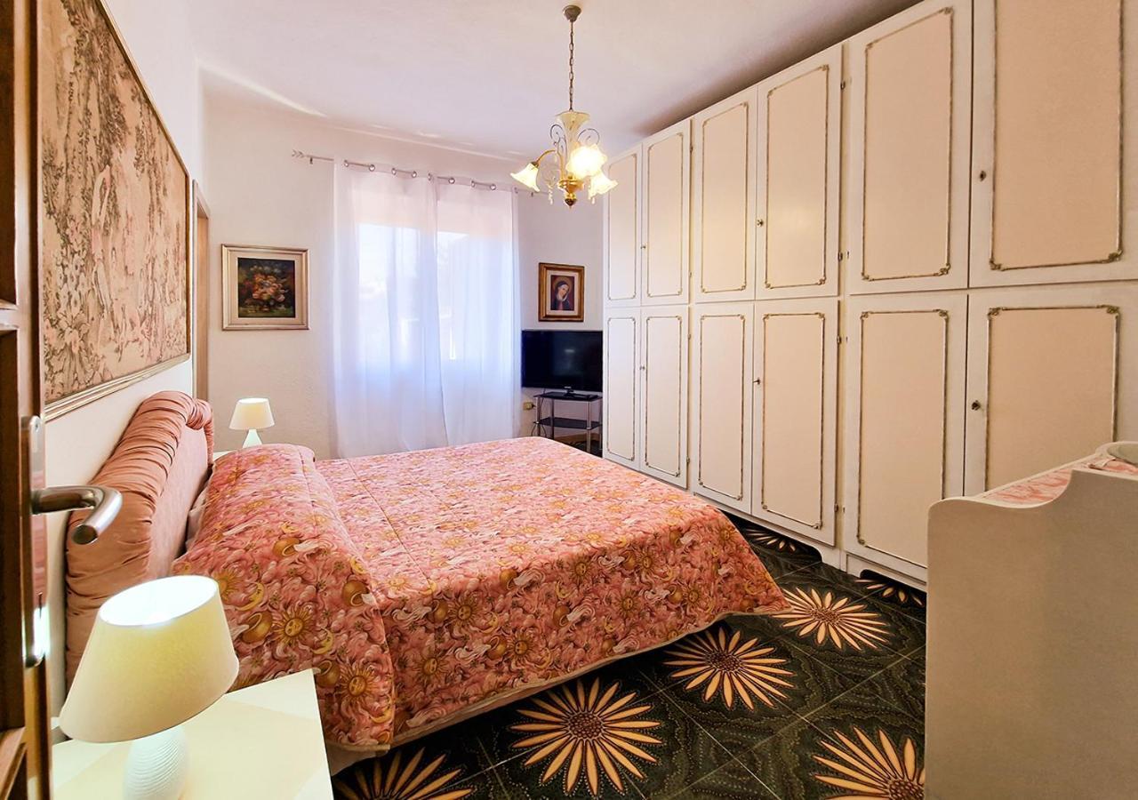 Murphy Holiday Homes - Residenza Nadia La Maddalena  Eksteriør bilde