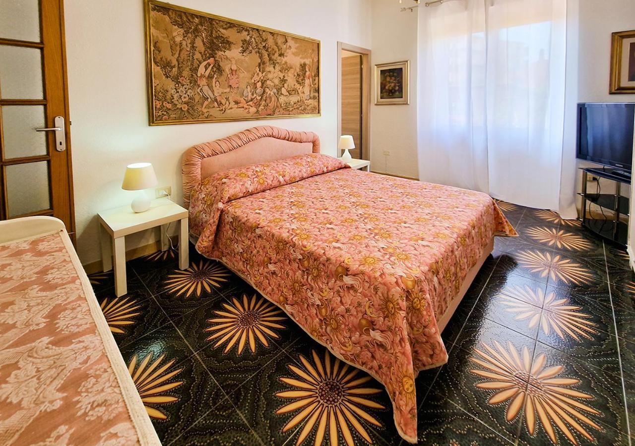 Murphy Holiday Homes - Residenza Nadia La Maddalena  Eksteriør bilde